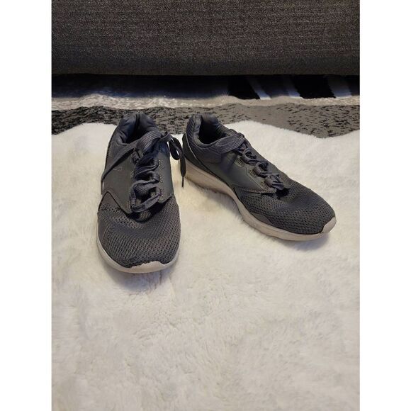 FILA grey/white tennis shoes - Picture 1 of 7